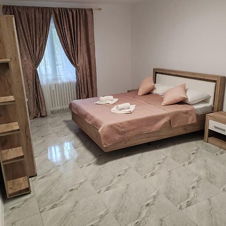 شقة Garsoniera G3 كرايوفا المظهر الخارجي الصورة